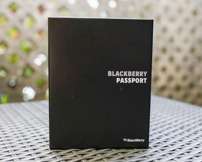 BlackBerry Passport trắng xuất hiện tại Việt Nam
